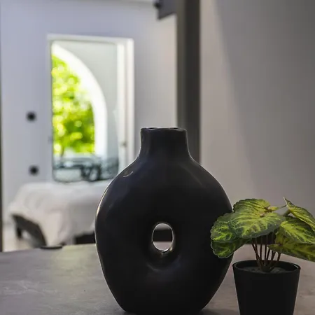 Apathera - Modern In Zakynthos