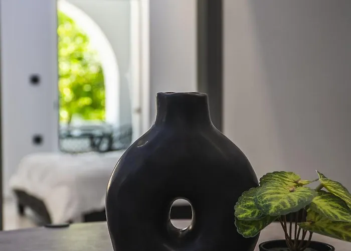 Apathera - Modern In Zakynthos